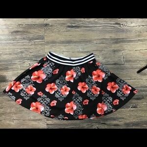 EMPYRE Skirt Size L Hibiscus Flowers